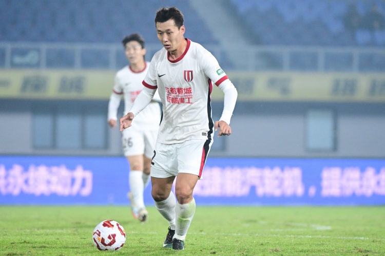 李扬顶级联赛百场里程碑 蓉城客胜三镇取关键三分