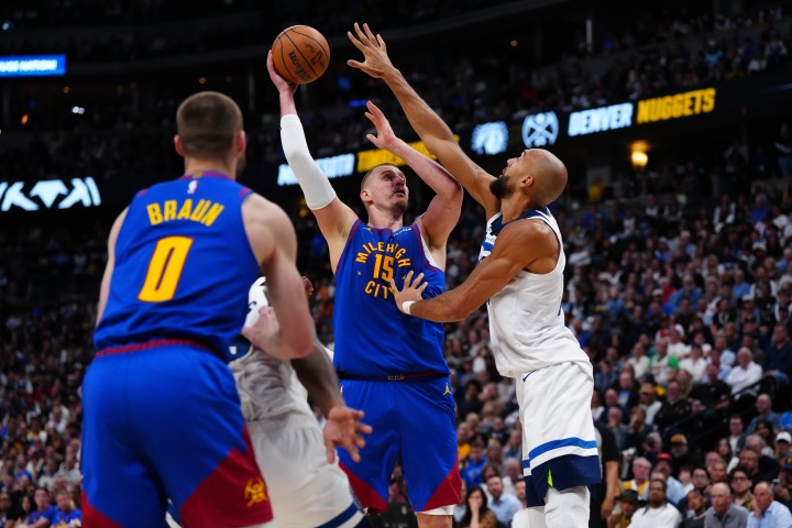 戈贝尔关键攻防锁定胜局 森林狼十换一交易再成焦点