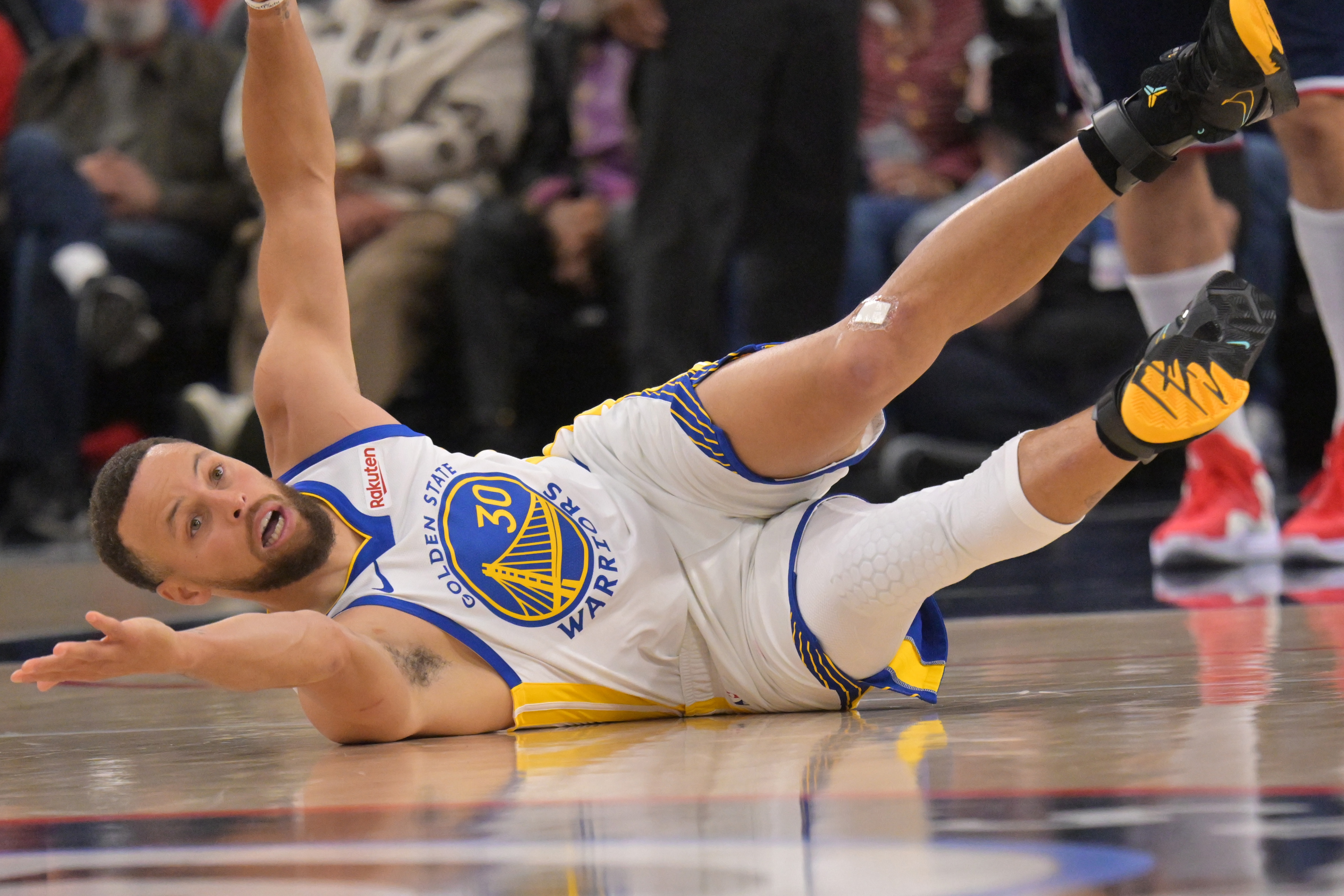 路威：科尔若离队追梦必走 勇士可围绕库里重组争冠