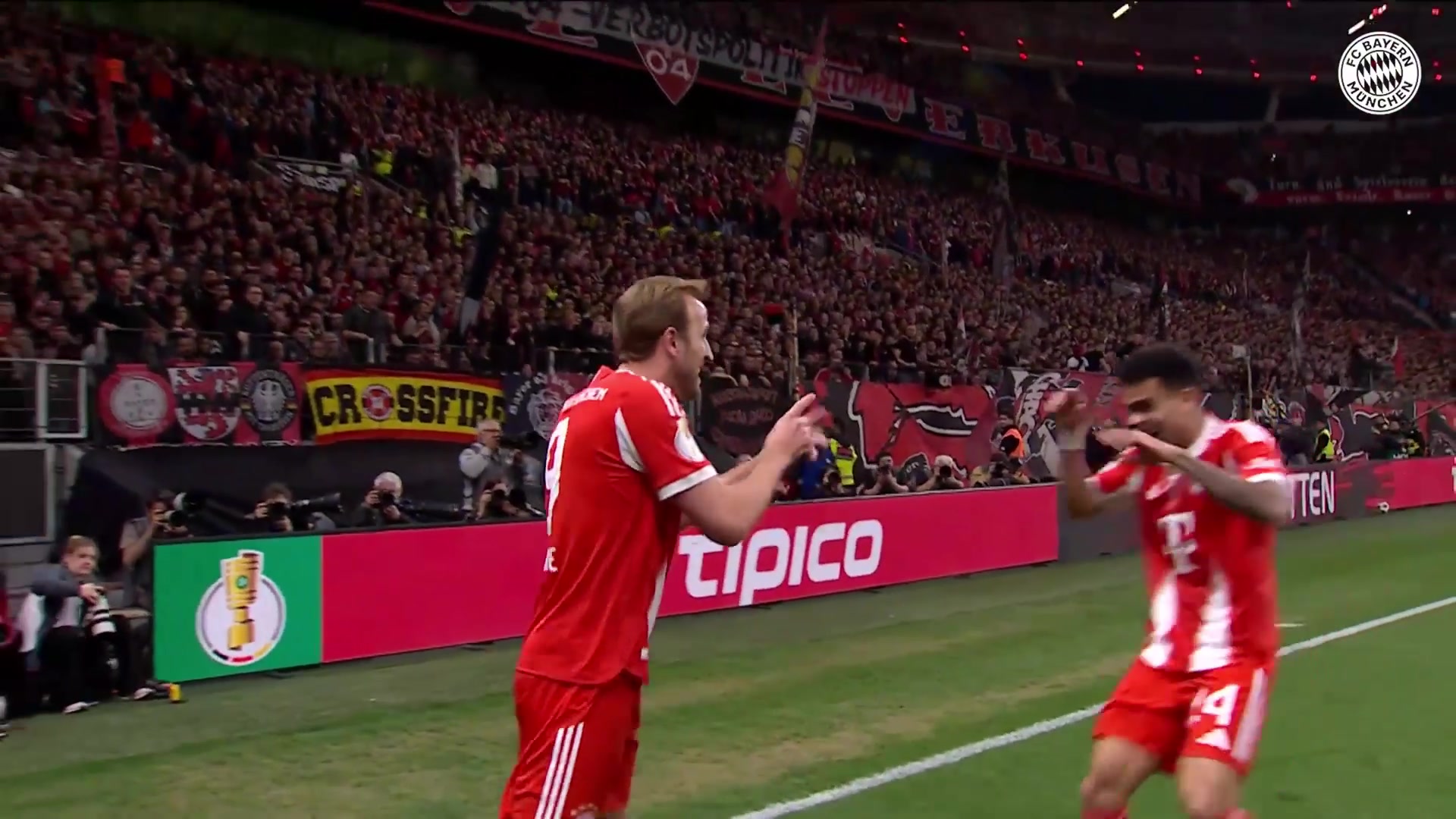 拜仁先下一城！凯恩中路包抄停球打门得手！穆西亚拉送助攻！