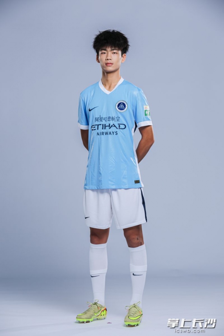 学生球员破壁：20岁姚俊毅的校园到中超之路