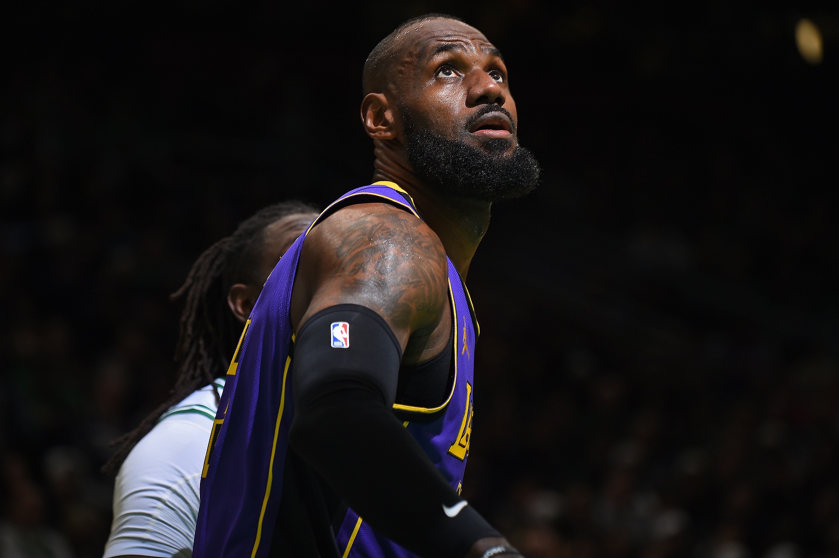 詹姆斯确认征战第24季 成NBA历史出场赛季数第一人