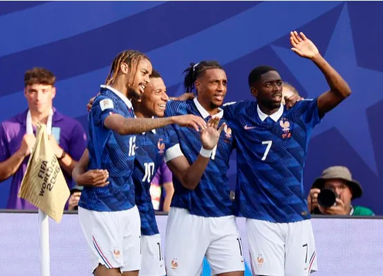 法国3-0瑞典:姆巴佩9球破淘汰赛纪录,前场四重奏碾压晋级 法国3-0瑞典:姆巴佩9球破淘汰赛纪录,前场四重奏碾压晋级