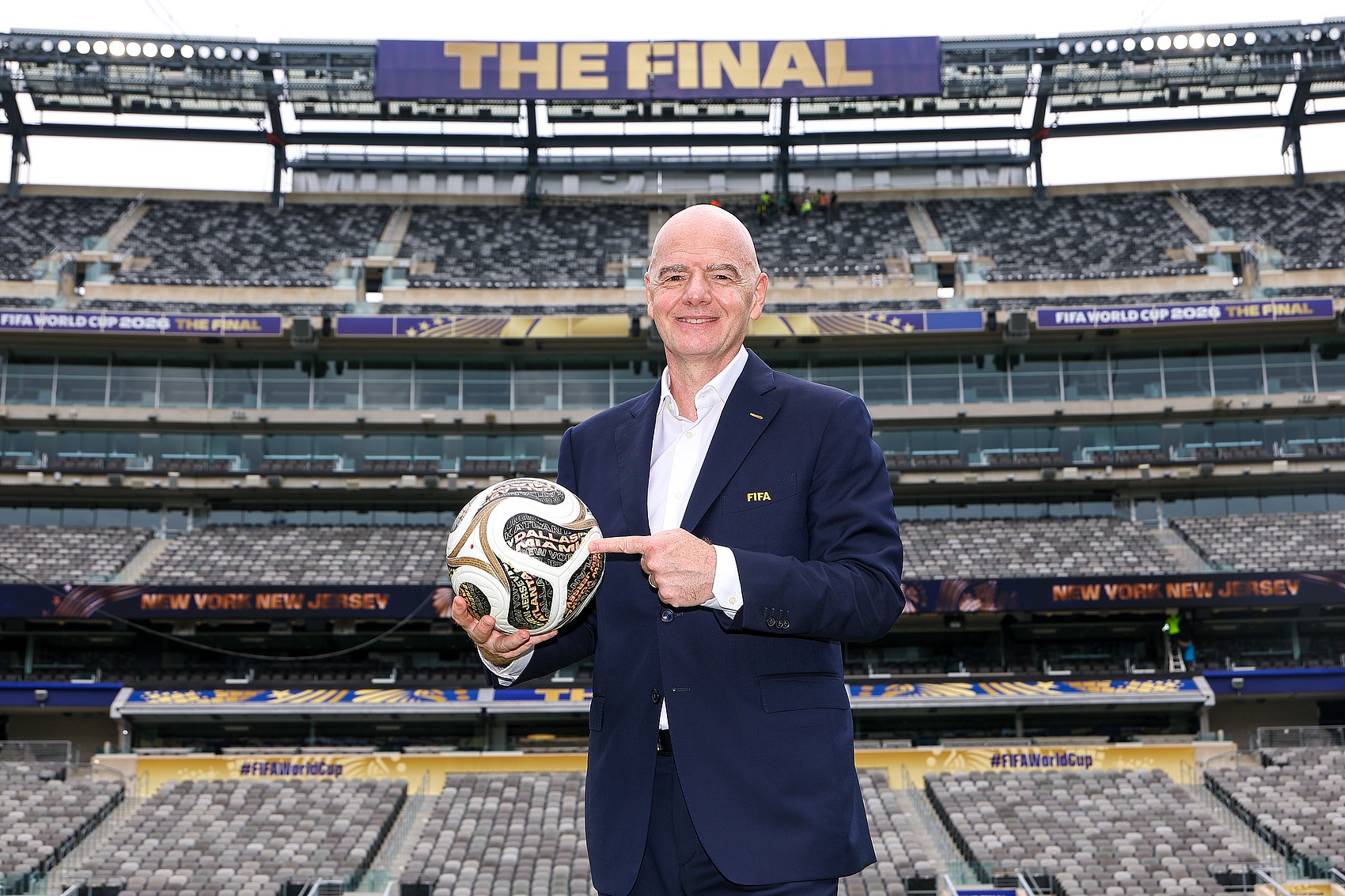 FIFA成立商业子公司被批圈钱；皇马热身大胜，迪奥曼德交易陷僵局