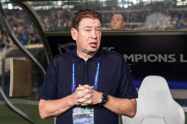 申花1-3辽宁铁人后斯卢茨基请辞 陈华：足协杯夺冠再走不迟