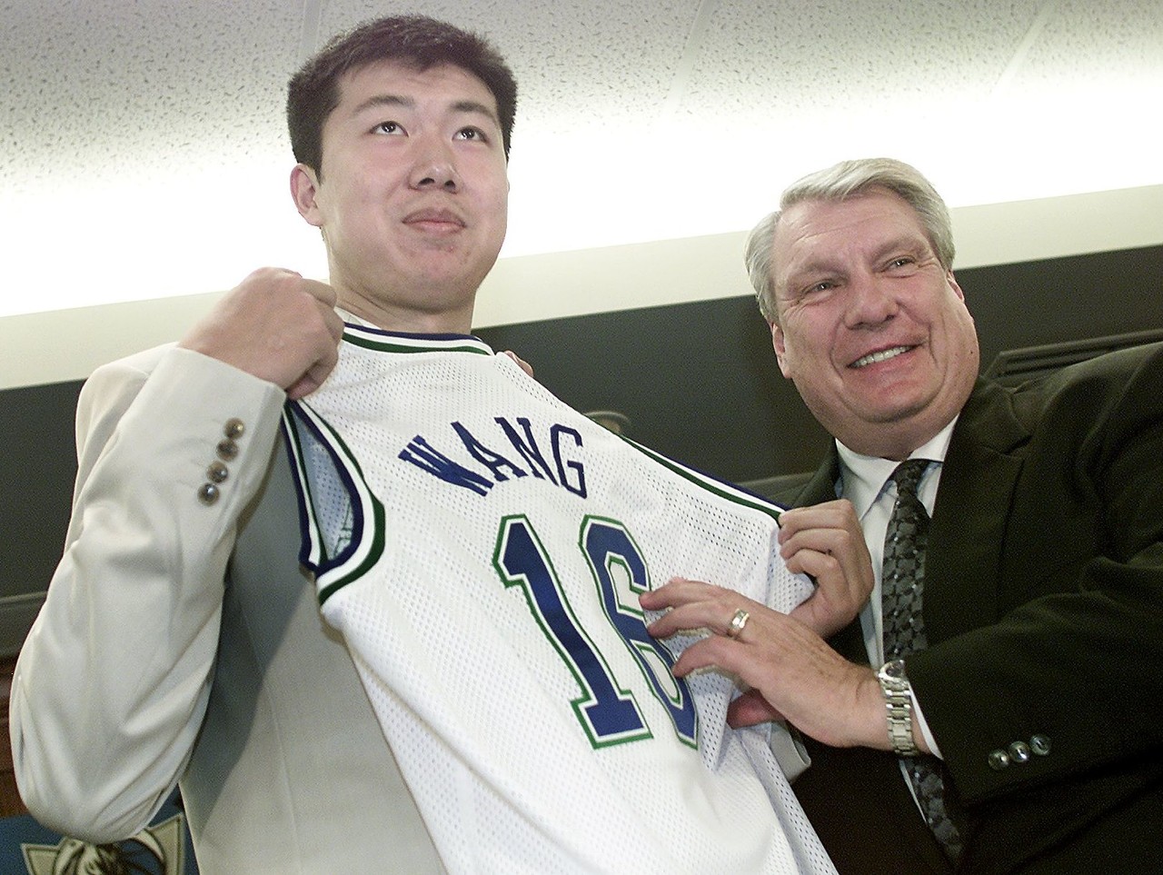 老尼尔森去世 他曾力主选中王治郅成亚洲登陆NBA第一人