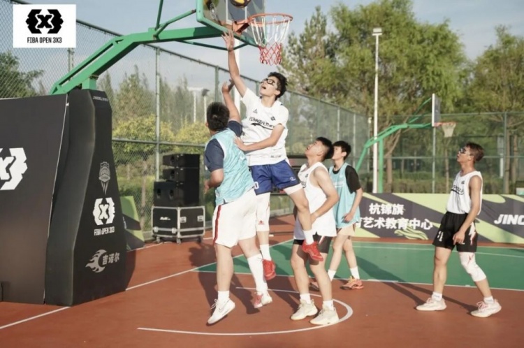 众睿矿山夺FIBA Open 3×3杭锦旗站男子组冠军 草根队青少年组登顶