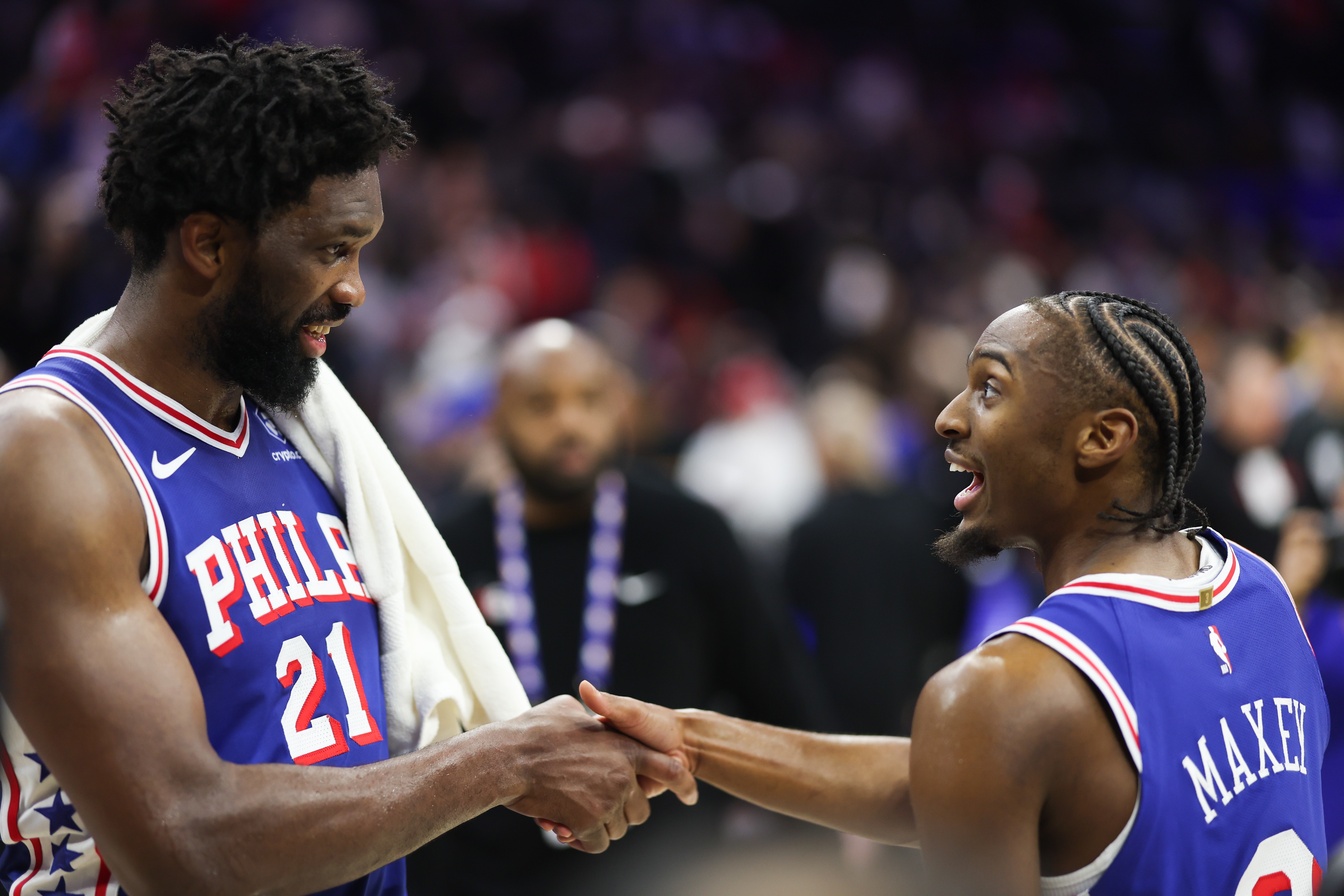 上季季后赛限制对手三分最差榜:马克西居首 恩比德第8 上季季后赛限制对手三分最差榜:马克西居首 恩比德第8