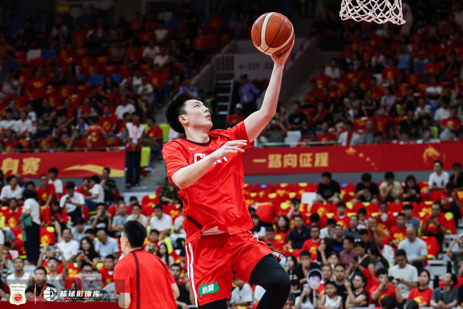 胡明轩正负值+18全场最高 两场热身赛处理球能力获认可