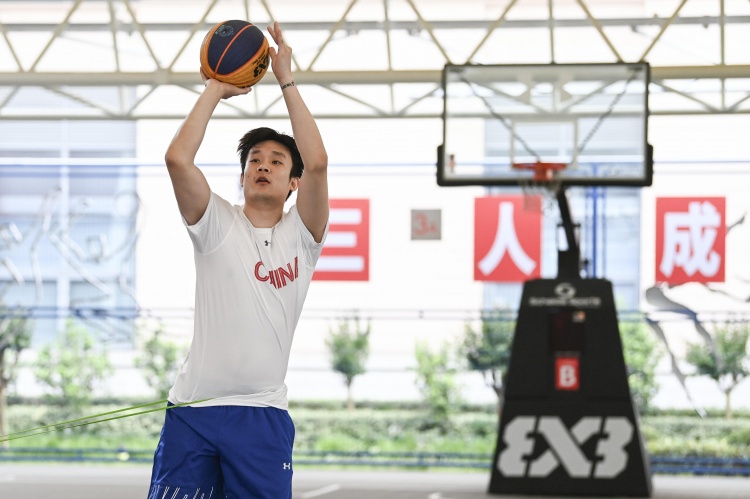 丁彦雨航33岁生日：两届CBA常规赛MVP，上季体测未过缺席联赛