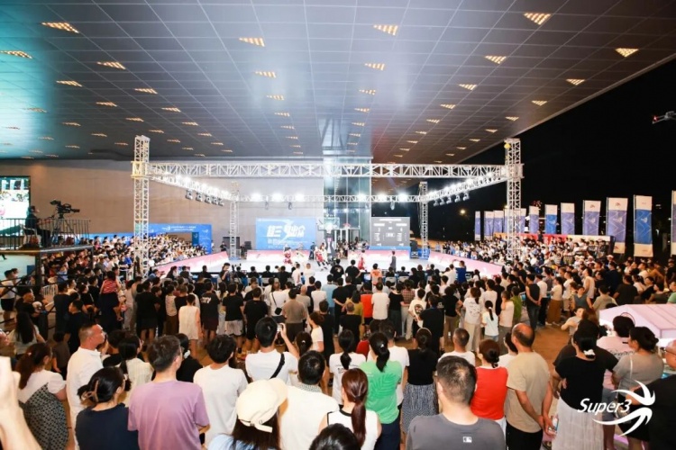 连续四年承办超三联赛，靖江赛区日均客流1.5万人次