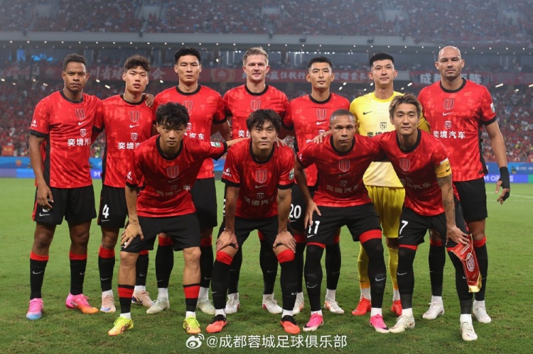 阿洛伊西:不少球员缺少联赛争冠经验,关键阶段难免产生焦虑 阿洛伊西:不少球员缺少联赛争冠经验,关键阶段难免产生焦虑