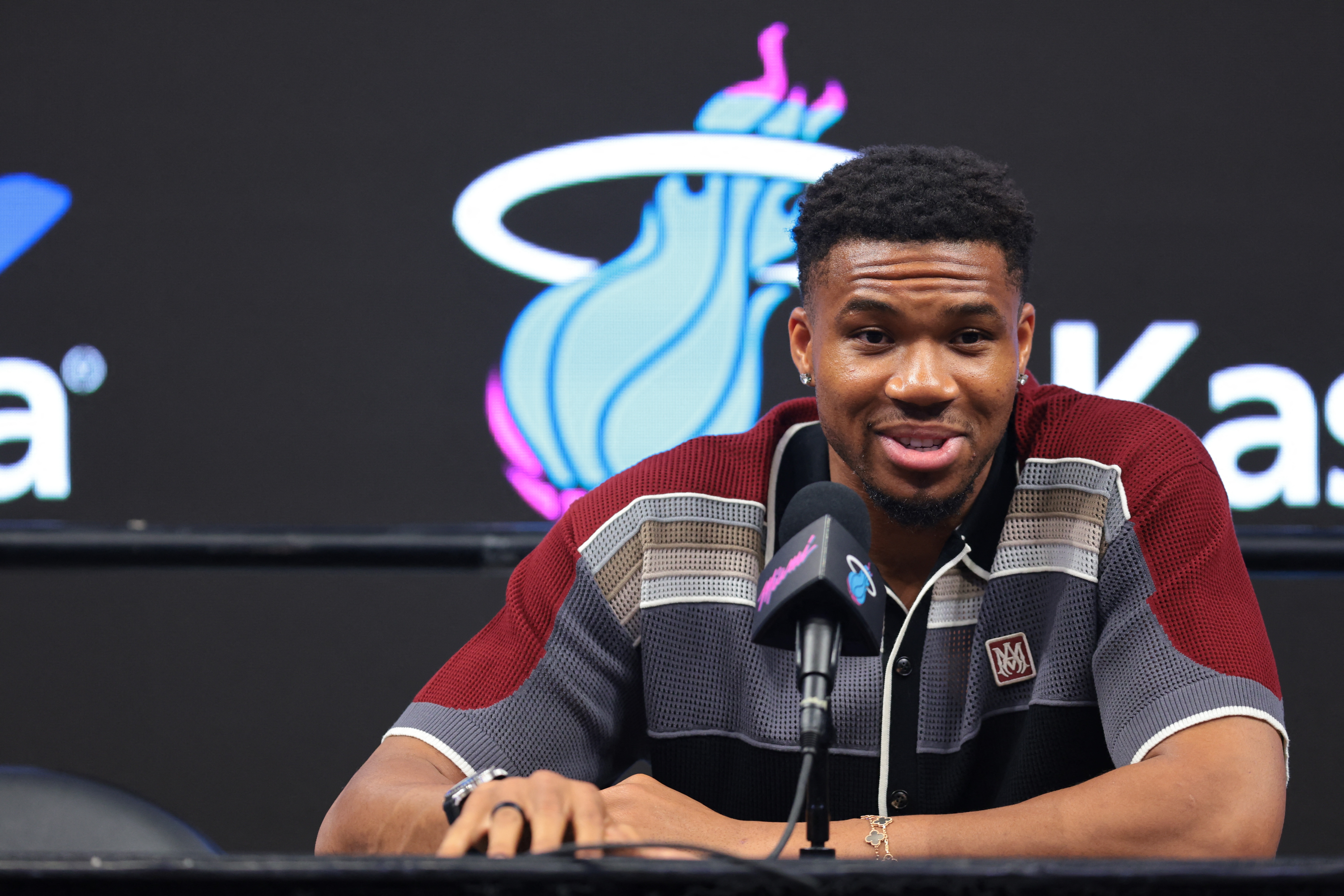 贝弗利：字母哥与雄鹿之间相互有爱 但NBA里没什么永远不变