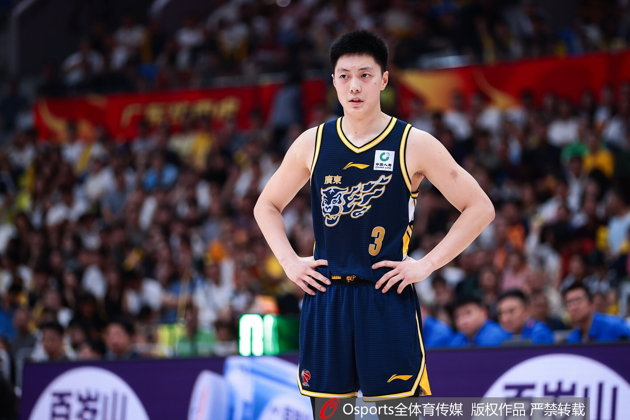 广东注册胡明轩等4人：小胡顶薪合同剩两年 崔永熙B类合同剩3年