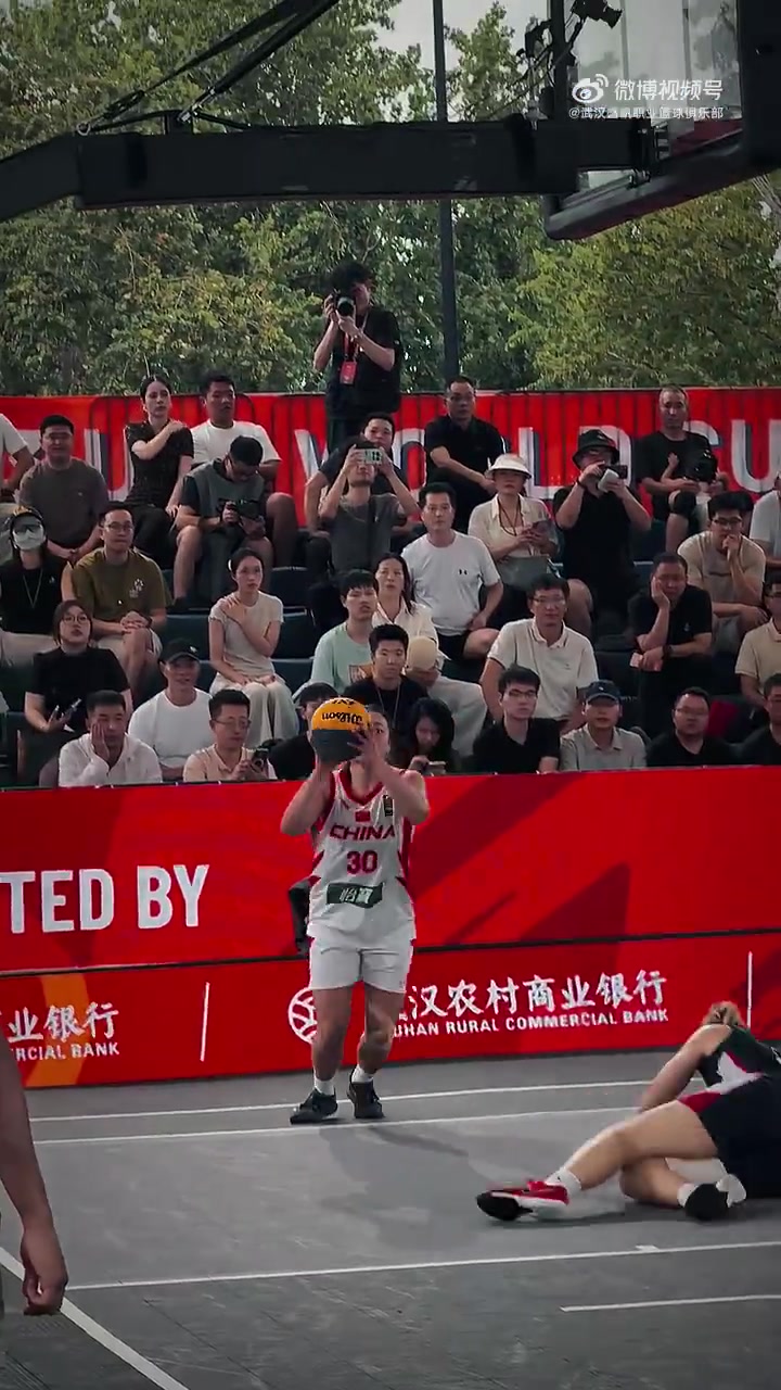 三人U23世界杯首日中国队1胜1负!武汉女篮球员丁奕可两战6记三分 三人U23世界杯首日中国队1胜1负!武汉女篮球员丁奕可两战6记三分