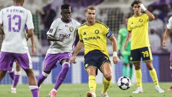 [咪咕全场集锦]亚冠首战惨败！胜利0-4艾因 C罗任意球造险 拉希米兄弟两人造4球
